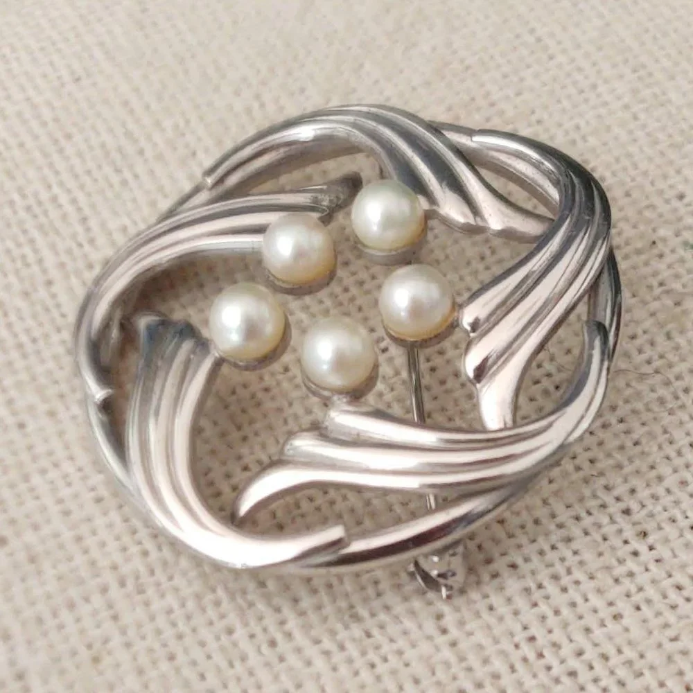 Vintage Simmons sterling and pearl brooch